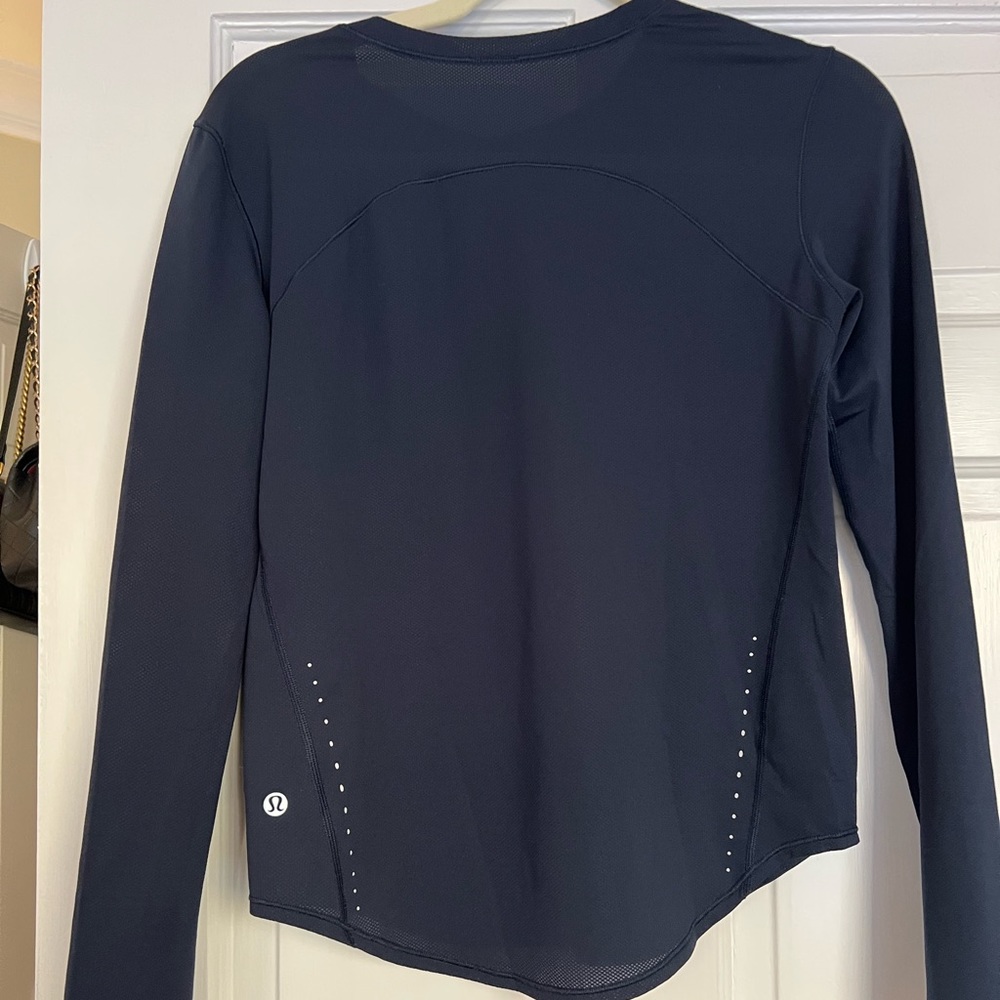 Lululemon true navy long sleeve mesh running shirt